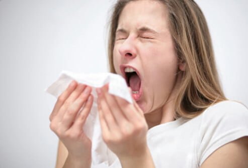 Trattamenti naturali e rimedi casalinghi per il comune raffreddore